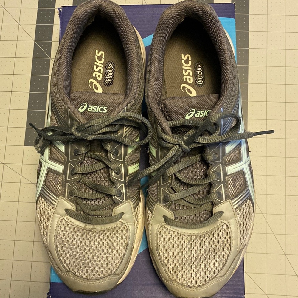 ASICS women’s US 9 GEL-CONTEND 4